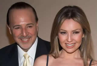 Tommy Mottola y su esposa, Thalía