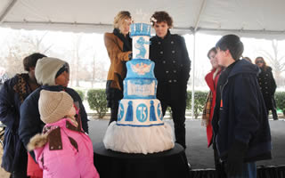 alsac-celebrities-elvis-birthday-cake