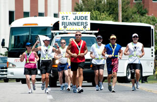 Runners leave the St. Jude campus to start the 2010 Memphis to Peoria Run.