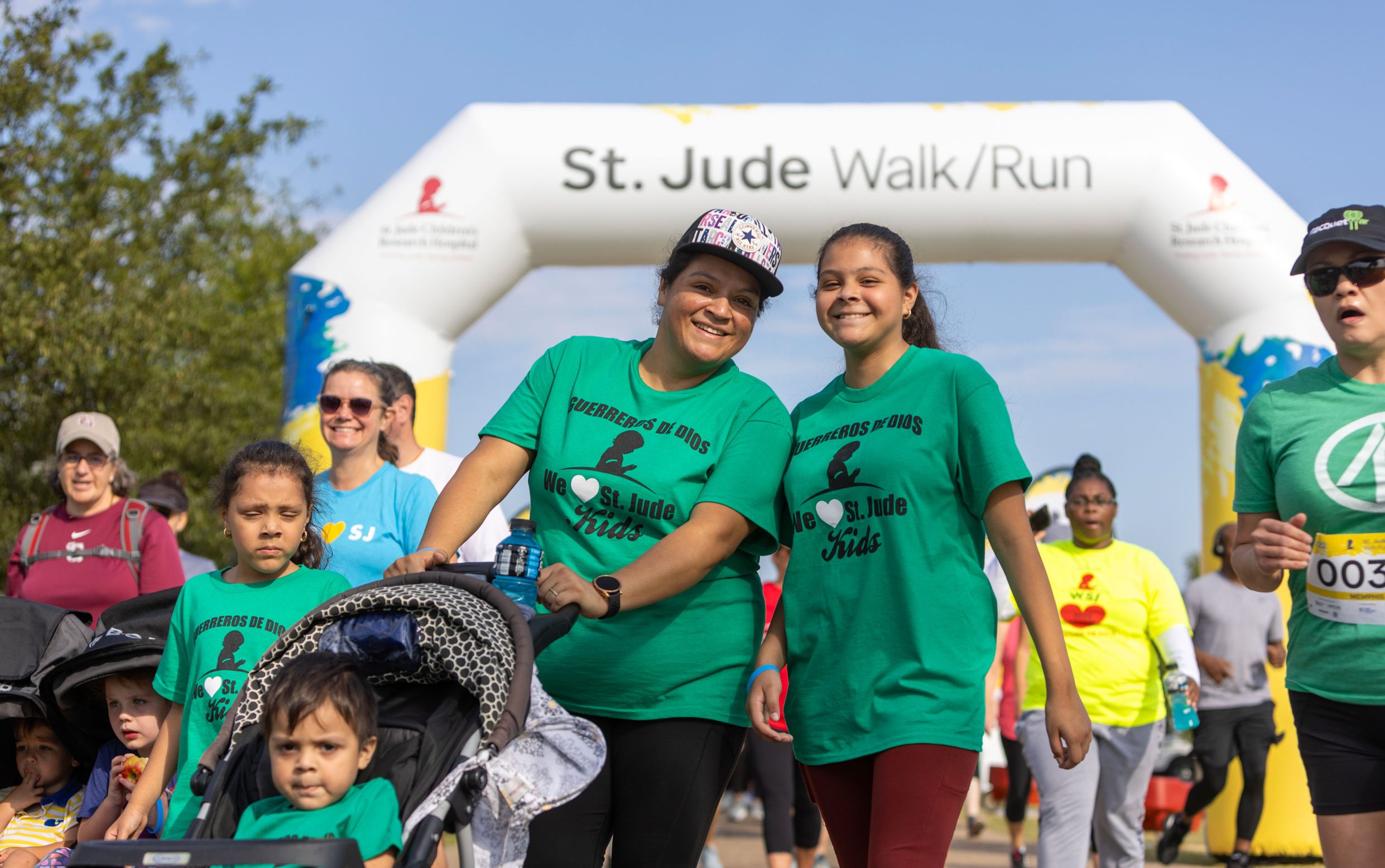Walk/Run - 2022 - Memphis Participants posing for a photo at the St. Jude Walk/Run in Memphis
