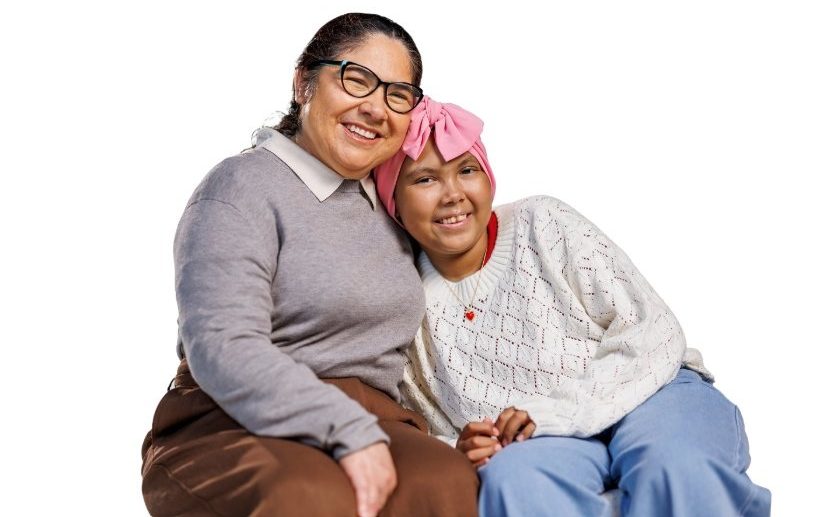 Valentina, paciente de St. Jude, con su mamá.