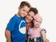 Ellee with her brother, Hudson, and mom, Shauna