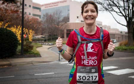 First-time runners at St. Jude Memphis Marathon see 'never give up' attitude first hand