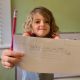 Della, donante de St. Jude, escribe una carta para los pacientes de St. Jude