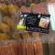 Helado para los próximos ocho clientes en la heladería favorita de Arianna