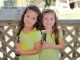 Olivia y Natalie, hermanas y pacientes de St. Jude