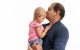 Bella, paciente de St. Jude con su papá