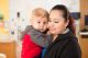 Santiago, paciente de St. Jude, con su mamá