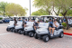 Participantes del evento benéfico, Viva St. Jude en Las Vegas, Nevada en su carrito de golf.