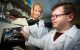 Elaine Tuomanen, MD y Colin Kietzman, PhD