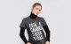 Sofia Reyes, cantante, vistiendo la camiseta de St. Jude, Esta Camiseta Salva Vidas