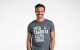 Ivan Sanchez, actor, vistiendo la camiseta de St. Jude, Esta Camiseta Salva Vidas